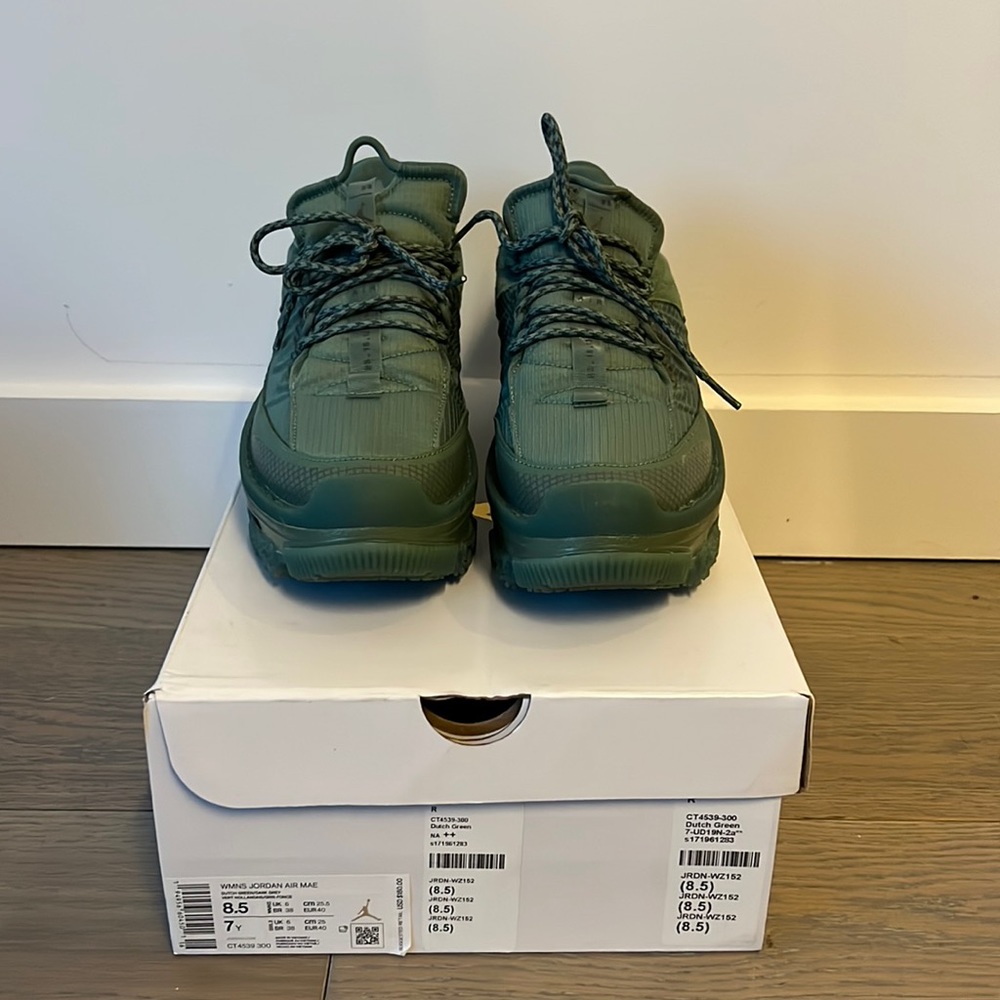 Jordan Visionary Air Sneaker